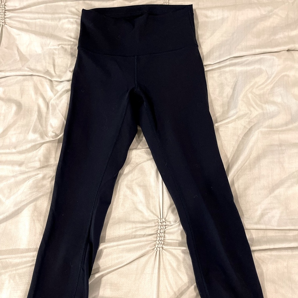 Wunder Train high rise 21” crop in True navy blue